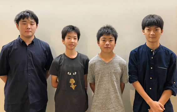 左から、藤尾くん、工藤くん、藤野くん、上村くん