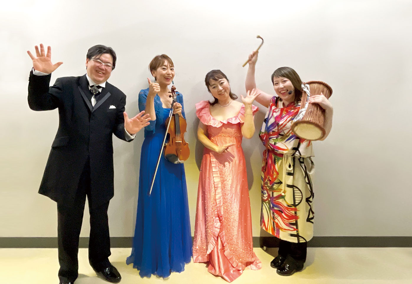 左から中川賢一(ピアノ)、神谷未穂(ヴァイオリン)、鵜木絵里(ソプラノ・司会)、野尻小矢佳(パーカッション)