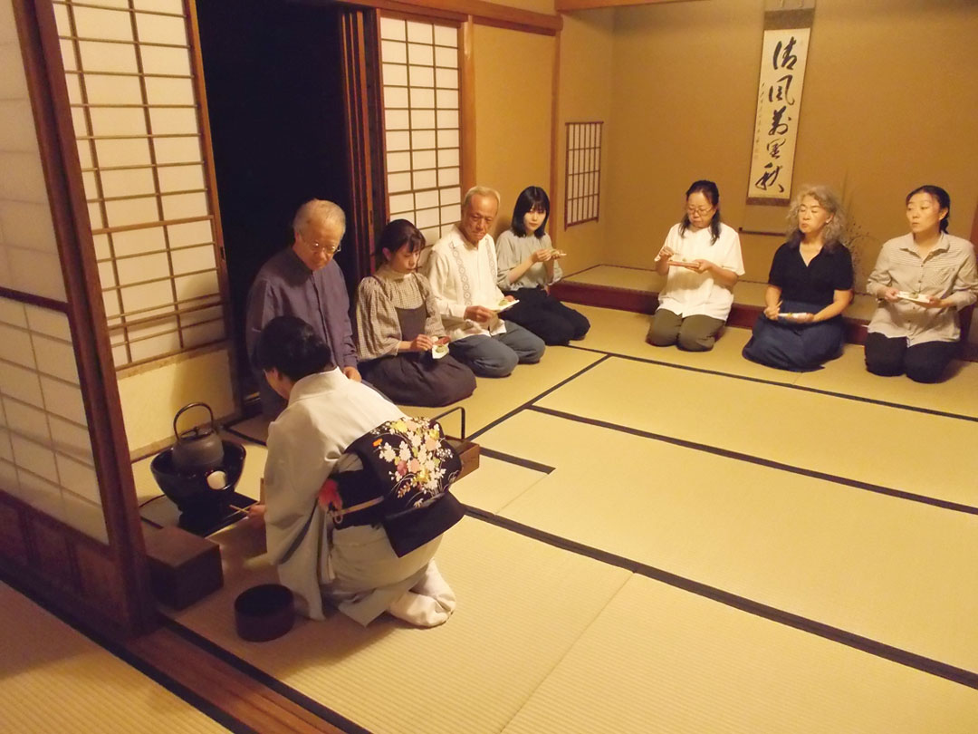 井心亭でお茶を楽しむ会(夜のお茶会)第1回 井心亭でお茶を楽しむ会(夜のお茶会)第1回