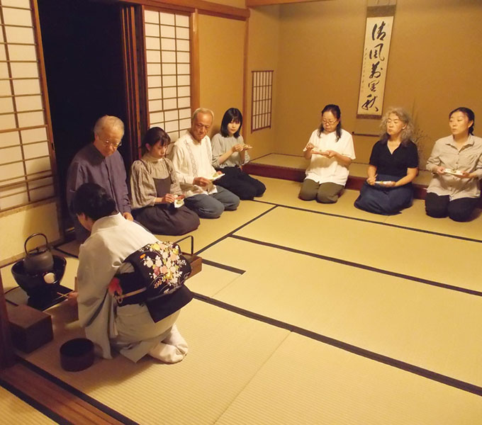 井心亭でお茶を楽しむ会(夜のお茶会)第1回 pickup